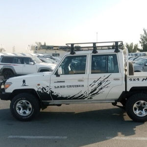 Usado para Land Cruiser 4x4 Single Cab Pick-up con caja de cambios manual Diesel Fuel Dark Leather Interior AWD Drive - Product Image 2