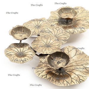 Magnifique porte-bougie en aluminium couleur or pour la décoration de la maison et les accessoires de mariage - Product Image 2