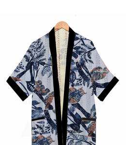 ผู้ผลิตและผู้ค้าส่งชุดคลุมอาบน้ำผ้าฝ้ายกิโมโนสำหรับผู้หญิง ชุดคลุมอาบน้ำลายดอกไม้ งานฝีมือแบบคันธา ผ้าฝ้าย ชุดคลุมอาบน้ำแบบดั้งเดิม - Product Image 3