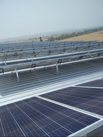 Installation de montage solaire sur tôle de toit Supports de montage de panneaux solaires Angle