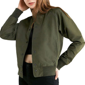 Blouson Teddy Femme Personnalisé à Col Montant et Manches Longues, en Polaire Hiver, avec Boutons, Poches et Écusson, Respirant et Coupe-Vent, Tricoté - Product Image 4