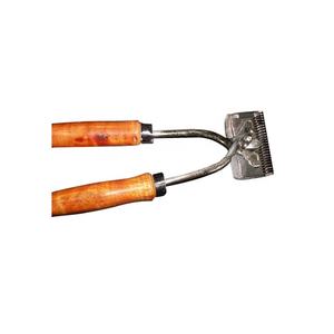 Équipement de toilettage pour chevaux. - Product Image 1