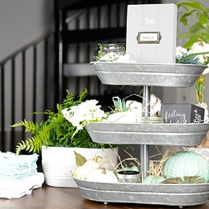 Caddy de herramientas de metal galvanizado de tres niveles con diseño elegante, perfecto para el almacenamiento de pasteles en la cocina del hogar y soluciones de organización - Product Image 3