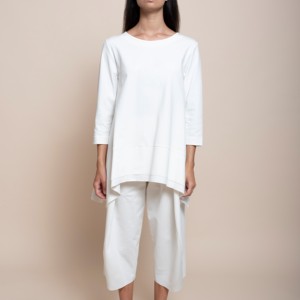 Maglione da donna SM di alta qualità, stile casual italiano, monocolore, con maniche asimmetriche e decorazione con 3 o 4 bottoni, per il giorno. - Product Image 5
