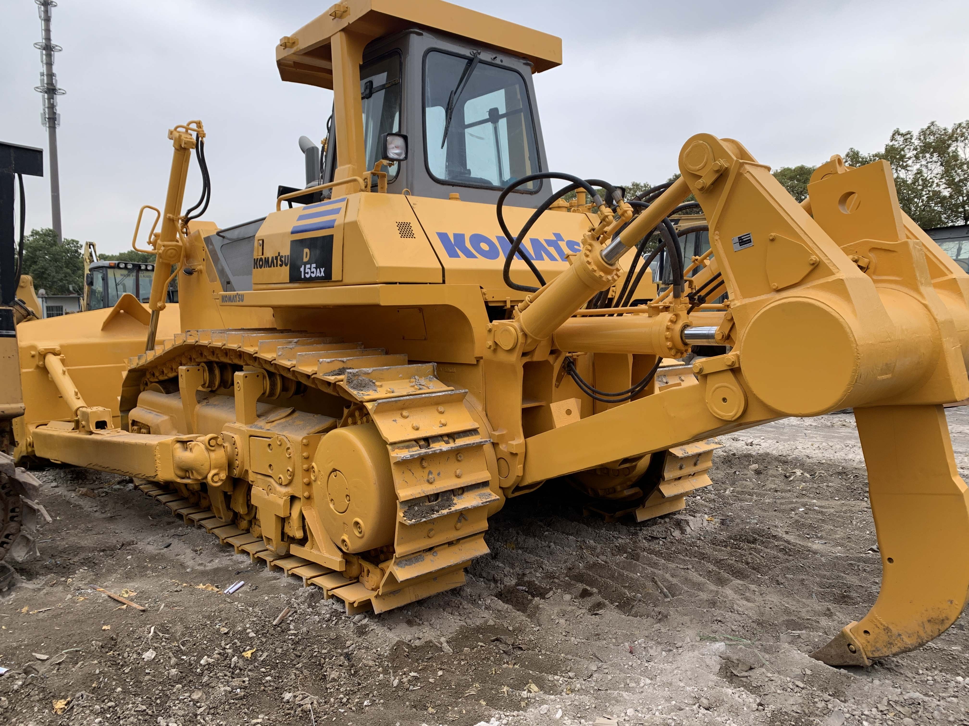 中古コマツD155AX-5クローラーブルドーザー中古コマツD155A-5