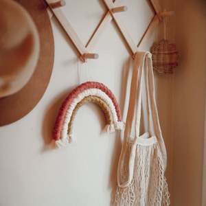 ของตกแต่งผนังรูปสายรุ้งทำมือ - Product Image 1