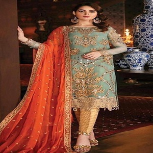 ชุดสตรีแบบดั้งเดิมของปากีสถาน ดีไซน์เนอร์ปี 2021-2022 โดย AJM Trade House - Product Image 3