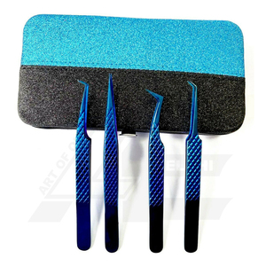 Ensemble de 4 pinces bleues LA ELAHI CO Best-seller Top Volume Extension de cils avec étui en acier inoxydable - Product Image 1