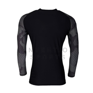 Camiseta deportiva de compresión de manga larga para hombre de primera calidad, protector de erupción negro personalizado con paneles de axila grises transpirables, OEM disponible - Product Image 6