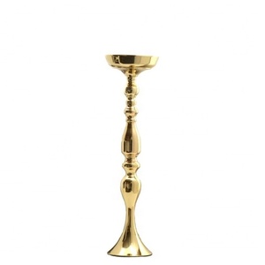 Candelabro Tradicional de Latón de Alta Calidad, Decoración de Mesa, Florero para Bodas - Product Image 1