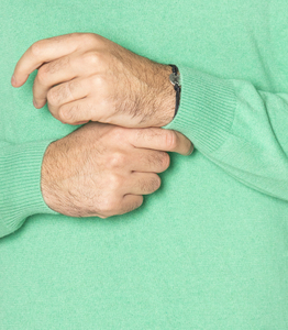 เสื้อสเวตเตอร์ถักคอวีแขนยาวสีเขียว100% สำหรับผู้ชายเสื้อถักสไตล์อิตาลี - Product Image 6