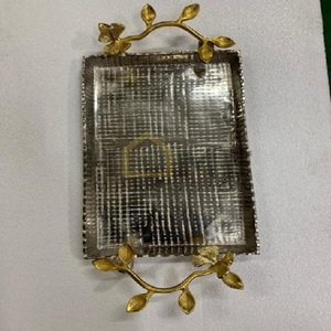 Bandeja martillada grande de diseño clásico, metal a prueba de fugas con asas de lujo de hojas, bandeja para servir alimentos a precios de mayorista - Product Image 3