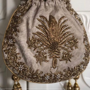 -TRENDY--ELEGANT--DESIGN-OF--POTLI--WITH ZARI--EMBROIDERY TRAVAIL ON---STYLISH-BAGS WITH---BEAUTIFUL---FOR-PARTY et WEDDING--2021... - Product Image 1