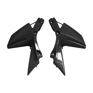 Carénage latéral en fibre de carbone OYA pour Kawasaki Z1000
2010 à 2013 - Product Image 1