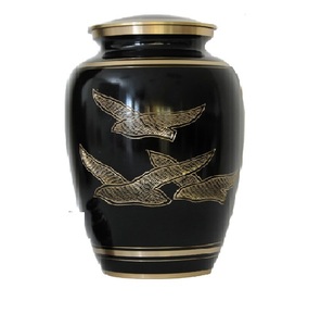 Urnas de cremación para adultos de latón de alta calidad, urnas funerarias indias anheladas a mano para ir a casa, precios bajos, urnas para cenizas humanas - Product Image 1