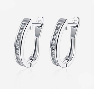 14K oro blanco 0.30TCW Natural brillante corte diamante canal-Conjunto de pendiente de aro en mejor oferta - Product Image 1