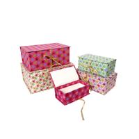 Boîte en papier pliable à imprimé floral avec fermeture à ruban Boîte-cadeau en papier imprimé avec logo personnalisé Boîte-cadeau en papier kraft faite à la main