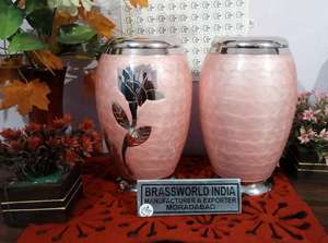 Urne funéraire pour adulte en aluminium rose avec gravure argentée rose, style américain, BRASSWORLD INDIA - Product Image 2