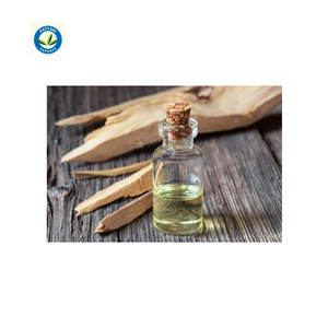 Huile essentielle de bois de santal pur et naturel de qualité supérieure la plus vendue huile pressée à froid fournisseur en gros et fabricant en vrac - Product Image 1