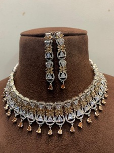 Unique et très belle mariée indienne annonce diamant tour de cou ensemble avec boucle d'oreille à M Création 2021 - Product Image 4