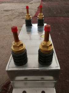 Banc de condensateurs électriques refroidi à l'eau pour installations de chauffage par induction industrielles haute performance - Product Image 3