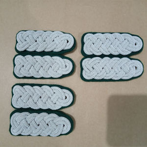 Planches d'épaule sur mesure de haute qualité meilleures ventes planches d'épaule uniformes avec accessoire d'épaulette de taille personnalisée - Product Image 5