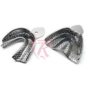 Ensemble de plateaux d'empreintes perforés de meilleure qualité Ensemble dentaire creux en acier inoxydable supérieur/antérieur de toutes tailles Instruments chirurgicaux - Product Image 1
