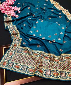 Diseñador pesado bordado perla trabajo 5,5 Metros sari rojo con 1,0 metros blusa de longitud completa señoras ropa de fiesta por Alphanumero - Product Image 5