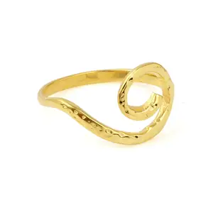 Dernière vente en gros de bijoux en argent sterling 925 en vrac Design élégant plaqué or jaune bague empilable faite à la main pour les femmes