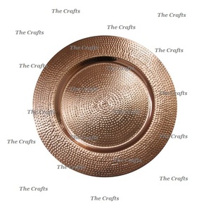 Plaque de chargeur de la plus grande qualité Plaque de chargeur martelée en métal couleur or sous la plaque pour le mariage et l'hôtellerie - Product Image 4