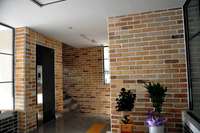 Blocs muraux de retenue pour ciment, Construction de maison jaune Antique, carreaux, ciment, plaque décorative d'extérieur, vente en gros