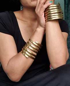 Manchettes métalliques classiques enroulées et en laiton sur mesure en petites et grandes tailles adaptées aux créateurs de bijoux tribaux et ethniques - Product Image 3