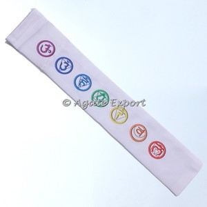 Pochette en satin personnalisée avec lettres imprimées en sanskrit Matériau en velours pour l'artisanat en pierre semi-précieuse pour les cadeaux de bijoux Finition en relief - Product Image 2