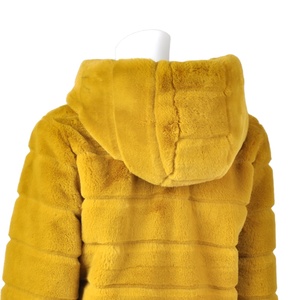 Veste courte décontractée automne-hiver personnalisée pour femmes manteau court à bulles en similicuir avec rembourrage en coton et décoration par rivets - Product Image 6