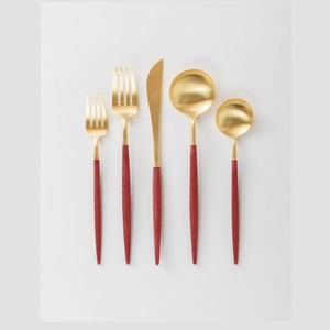 Ensemble de couverts couteau, fourchette et cuillère pour restaurant, hôtel, avec manches en bois - Product Image 4