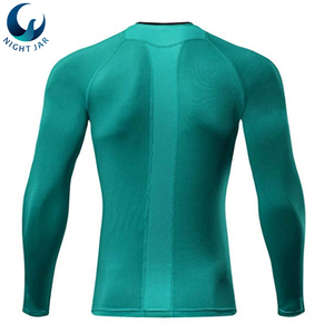 เสื้อแรชการ์ดแขนยาวสำหรับผู้ชายพิมพ์ซับลิเมชันตามสั่งสำหรับยิมโต้คลื่นดำน้ำ MMA แบบ Rash Guard - Product Image 3