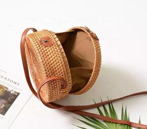 Glovimex Vente à Chaud Mini Sac Rond en Rotin de Bambou pour Femmes Mignon pour Street Walk Fabriqué au Vietnam - Product Image 4