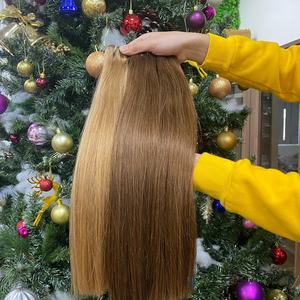 Venta al por mayor de cinta de pelo virgen recto de Vietnam marrón y cutículas rubias alineadas estilo ondulado natural - Product Image 5