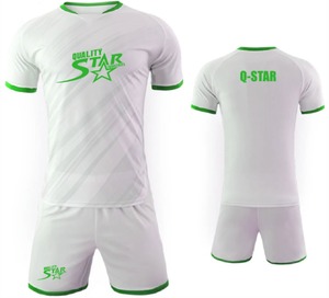 Uniforme de football de haute qualité, ensemble d'uniformes de football sur mesure en tissu maille respirant avec t-shirt et short, vente en gros - Product Image 6