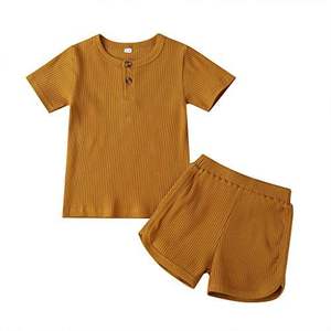 Conjunto de pijama de punto acanalado de algodón orgánico 100% para bebés, niños y niñas, camiseta de manga corta de verano, pantalones cortos, ropa infantil sostenible - Product Image 2