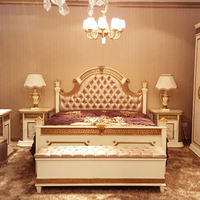 Lit king size en bois massif sculpté à la main de qualité supérieure, revêtement en cuir, mobilier royal traditionnel baroque