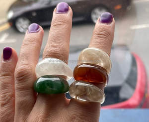 Anillos de Moda Hechos a Mano con Efecto Mármol Multicolor en Acrílico Lucite para Fiestas y Playa - Product Image 5
