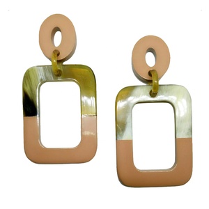 Fabrication magnétique du vietnam, boucles d'oreilles cadeau faites à la main, pièces de laque, corne de citrouille, en or, stock artisanal - Product Image 5