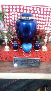 URNA DE CREMACIÓN PARA ADULTOS AZUL REAL Estilo americano Brassworld India Suministros funerarios de metal de latón de Brassworld India - Product Image 3
