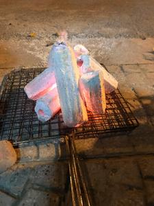 Briqueta de carbón activado de alta calidad de madera dura de Vietnam 6 + horas quemando sin humo/sin chispa 7900J Calory - Product Image 3