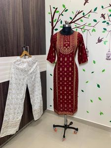 REYON pesado con bonito estampado dorado, SIMPLE, KURTI, pesado - Product Image 3