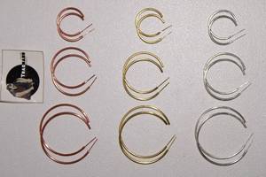 Boucles d'oreilles en laiton nickelé pour femmes, dernier design, pour mariage, événements et cadeaux, boucles d'oreilles à la mode en laiton et en forme de cerceau - Product Image 3