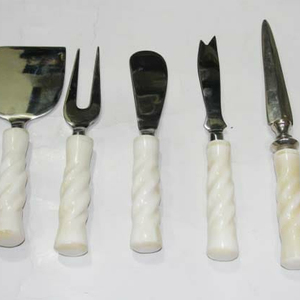 Le dernier ensemble de cuillères d'ustensiles de cuisine d'United Trade World Couverts en métal et en os et produits de haute qualité - Product Image 1