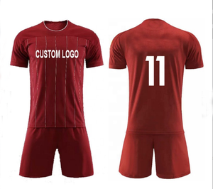 ชุดฟุตบอลปี 2026 คุณภาพสูง เสื้อฟุตบอลและกางเกงขาสั้นแบบมืออาชีพ ออกแบบโลโก้ได้ตามต้องการ ชุดฟุตบอลโพลีเอสเตอร์ 100% - Product Image 1