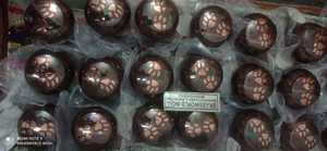 โกศสัตว์เลี้ยงแบบอเมริกัน ลายอุ้งเท้าคู่ ทำจากทองเหลือง ยี่ห้อ Brassworld India - Product Image 2